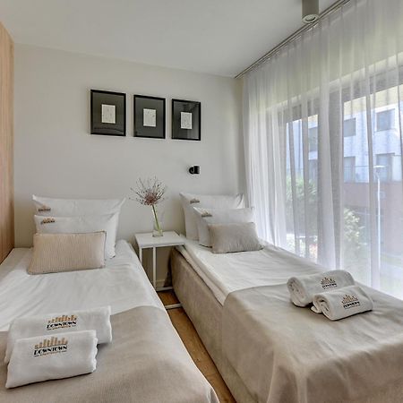 Waterlane Riverside Spa, Pool & Gym By Downtown Apartments Гданск Екстериор снимка