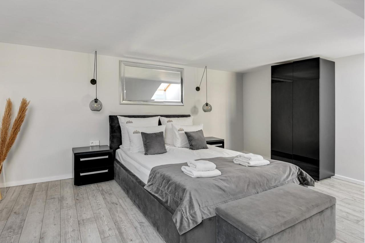 Waterlane Riverside Spa, Pool & Gym By Downtown Apartments Гданск Екстериор снимка