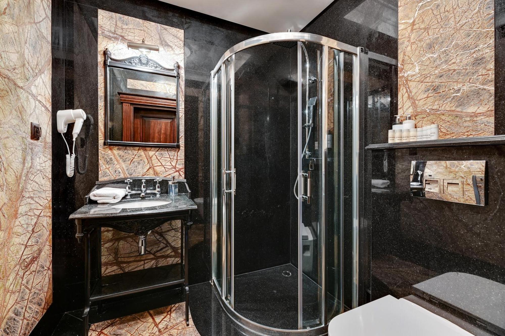 Waterlane Riverside Spa, Pool & Gym By Downtown Apartments Гданск Стая снимка