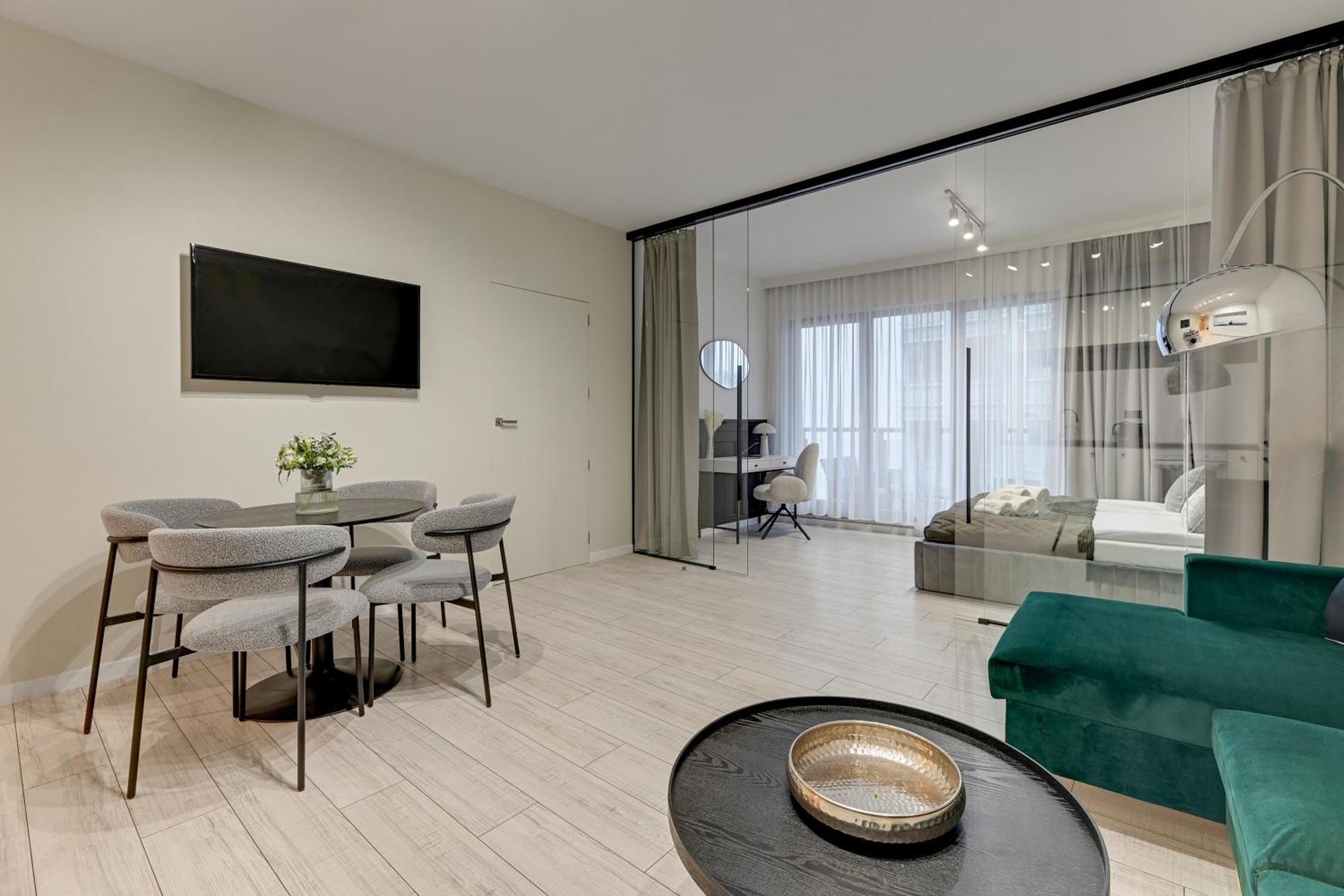 Waterlane Riverside Spa, Pool & Gym By Downtown Apartments Гданск Екстериор снимка